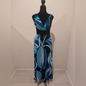 Maggy London Women's Sleeveless Empire Waist V Neck long Dress Blue Combo Size 6